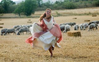 Look perfecto para una boda al aire libre