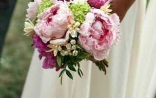 ramos de novia con peonias